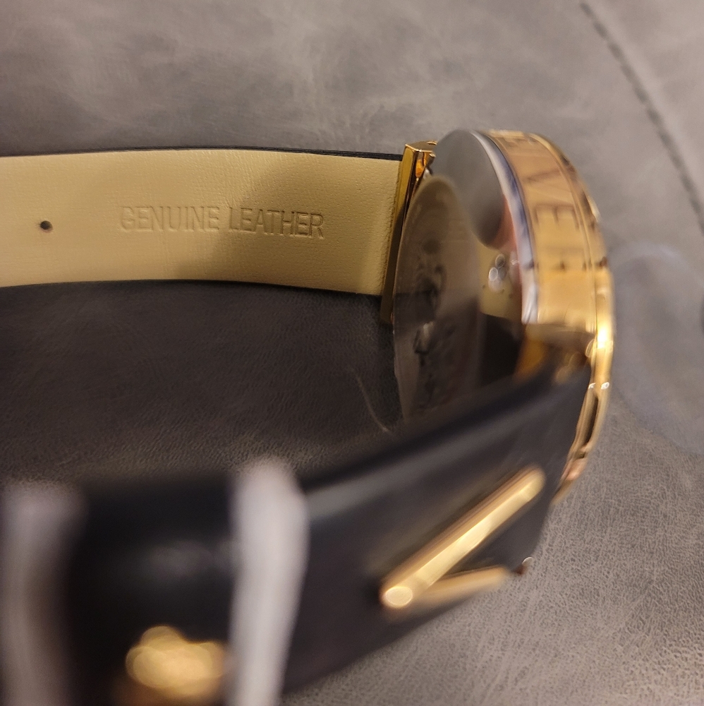 Authentic Versace watch - Picture 8 of 11